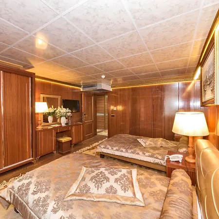Cevheris Hotel